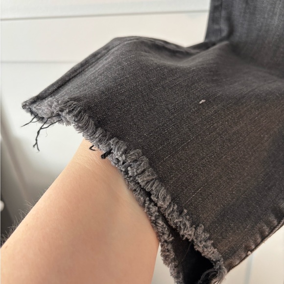 💜 American Eagle Women's Cropped Gray Artist Distressed Jeans - Picture 3 of 7
